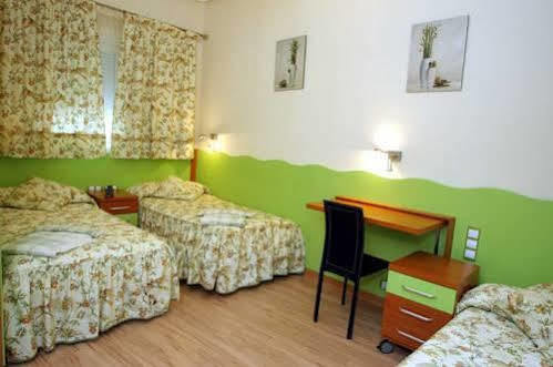 Hostal De La Torre Hostal Economico Valladolid Extérieur photo